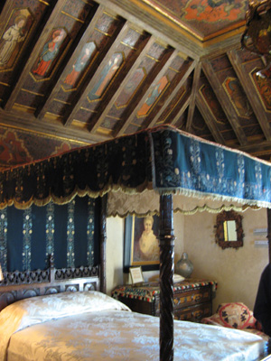 Hearst's own bedroom., Hearst Castle, San Simeon, Heart Castle and Getty Museum, 2007