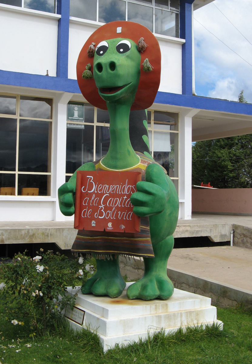 Sucre, Sucre: Welcoming dinosaur