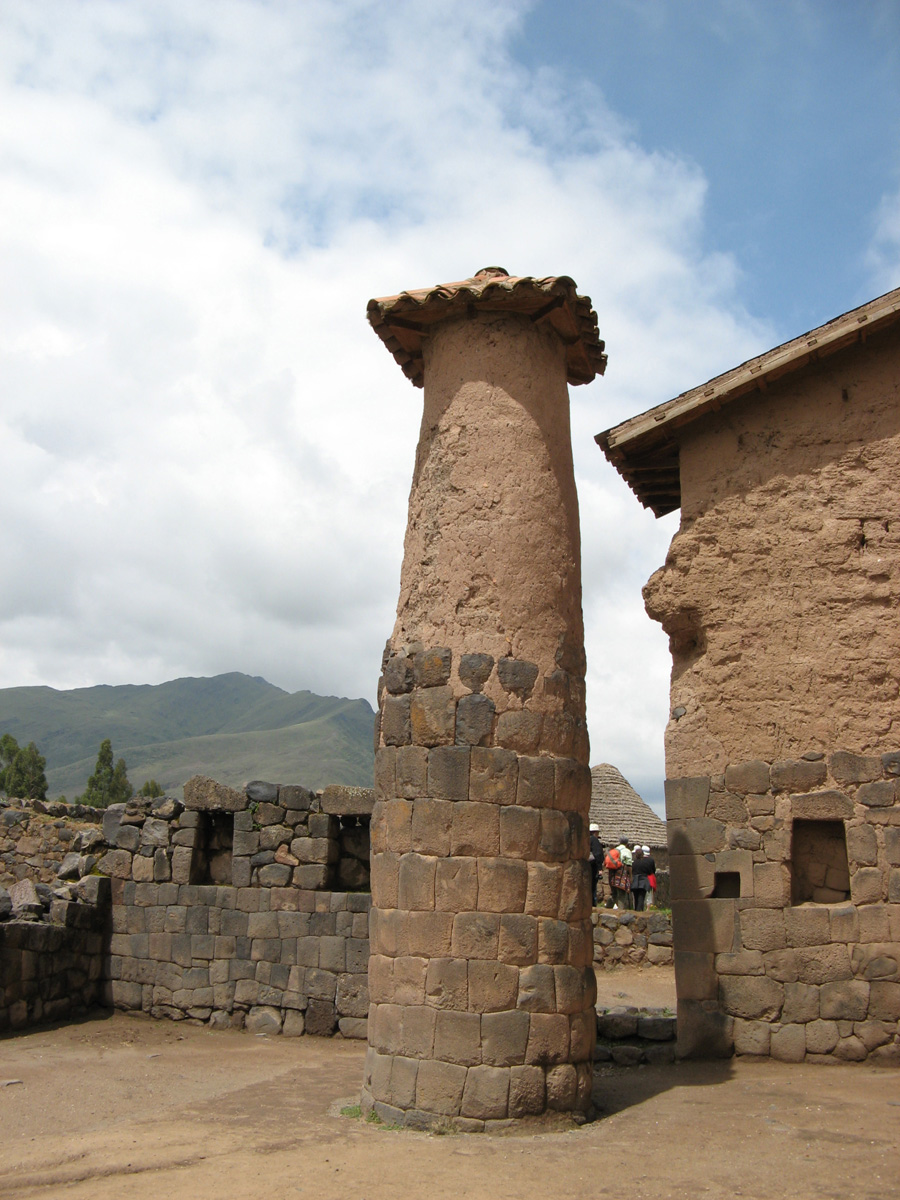 Puno, Raqchi: Temple of Wiracocha The one surviving pillar.