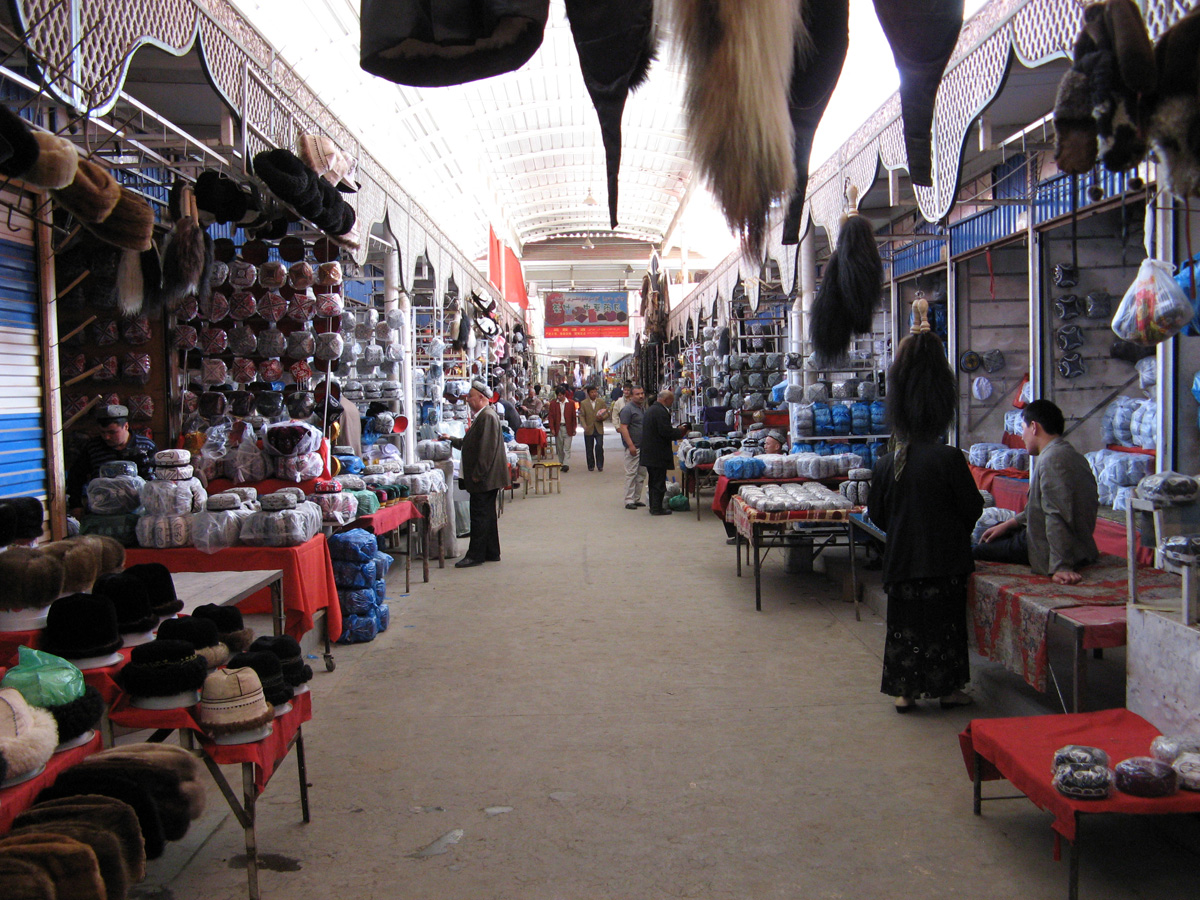 Kashgar, Kashgar Bazaar: Hat Row
