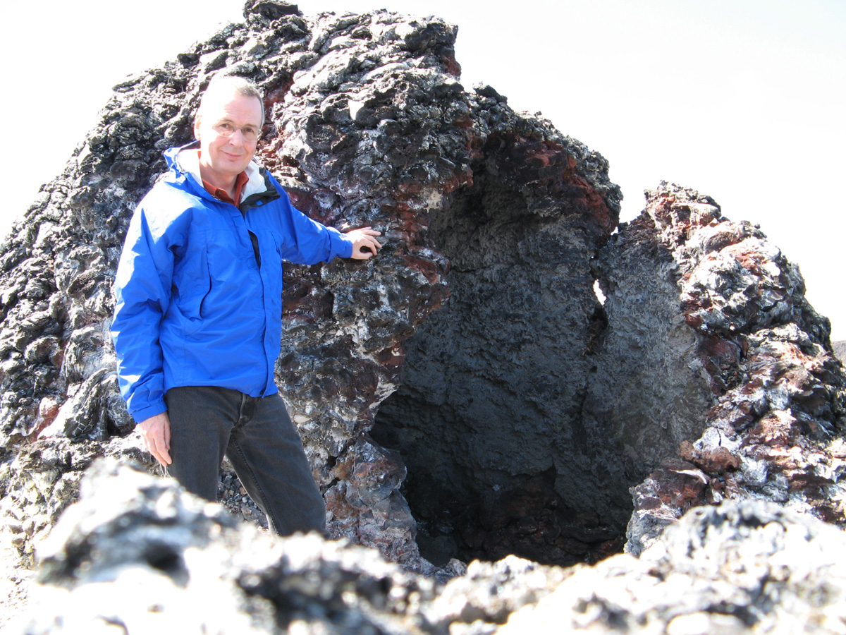 Hawaii 2008, Scotsman inside Kilauea caldera