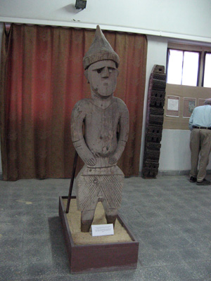 Kabul Musum: Kafiristan Statue, Afghanistan 2009