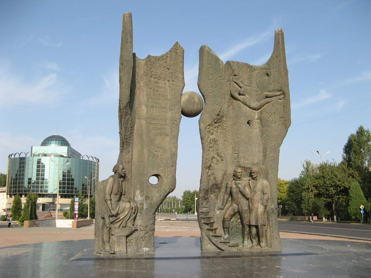 Tashkent, Cosmonaut Monument
