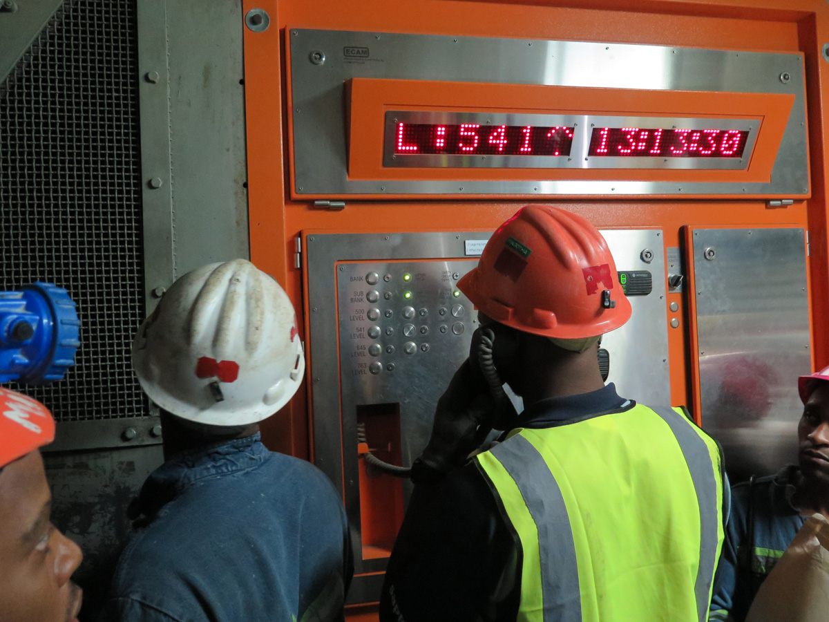 Cullinan Mine, Stuck in the elevator