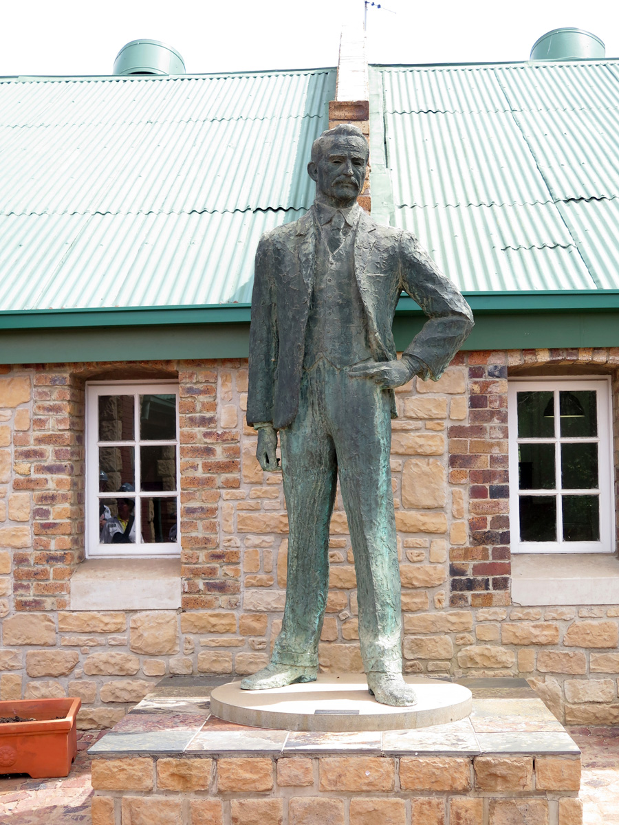 Cullinan Mine, Thomas Cullinan statue