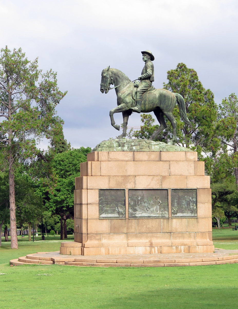 Pretoria, Louis Botha statue In front of Union Buildings.