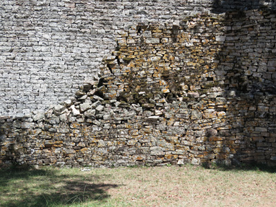 Older (front) and newer (back) walls., Great Enclosure, Zimbabwe 2013
