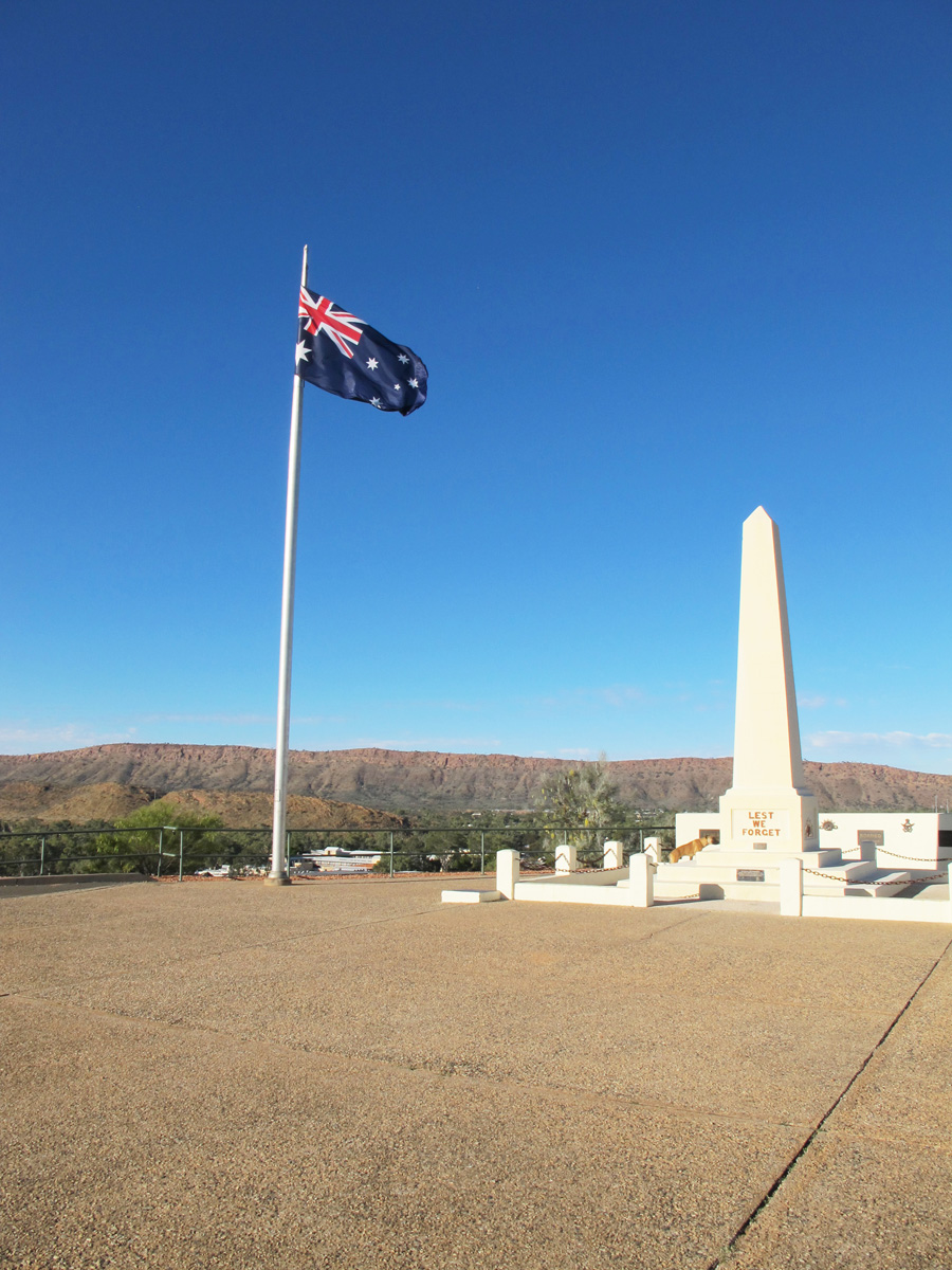 Alice Springs, Anzac Hill memorial