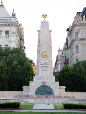 Soviet WWII Obelisk, Budapest 2014