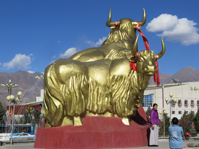 Golden Yaks statue, Around Lhasa, Tibet 2014