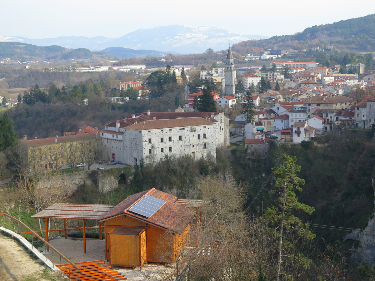 Pisino, View to castle and town