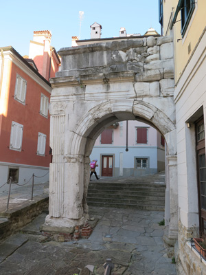 Arco di Riccardo (~33 BC), Trieste, Italy 2015