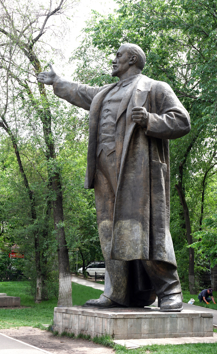 Suburban Sculpture Park, Almaty Lenin