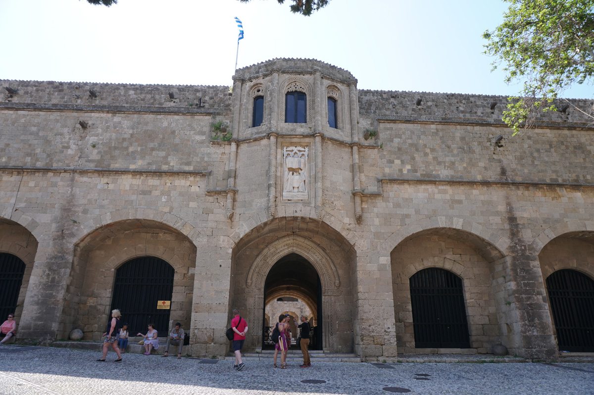 Around Rhodes, Knights