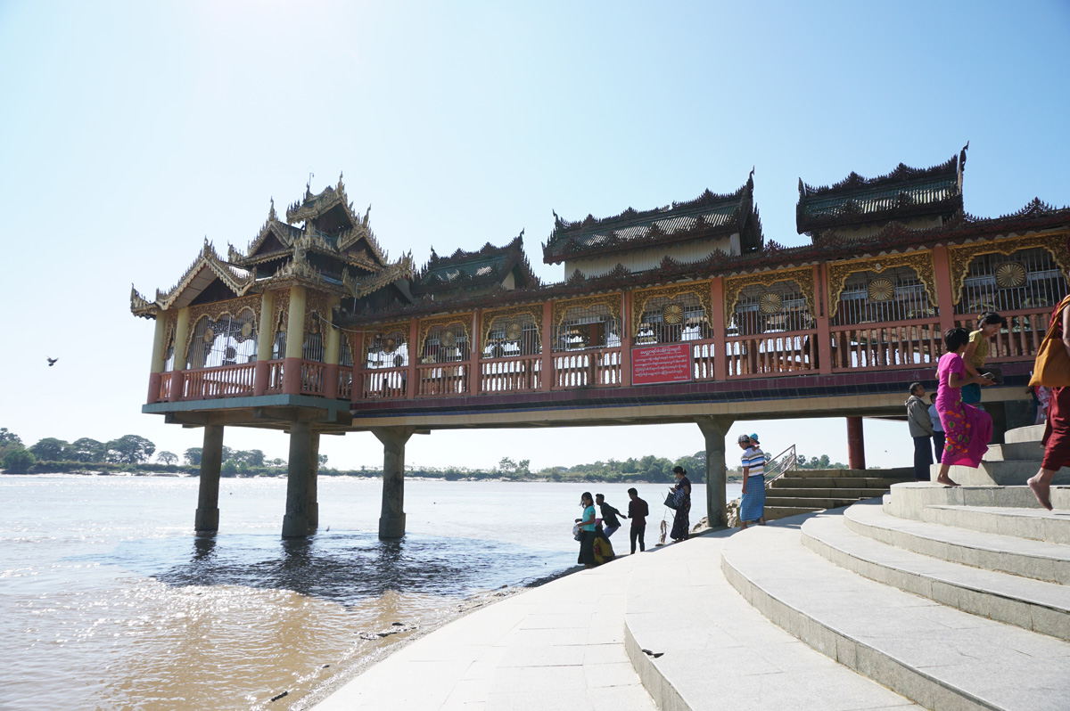 Yele Paya island pagoda