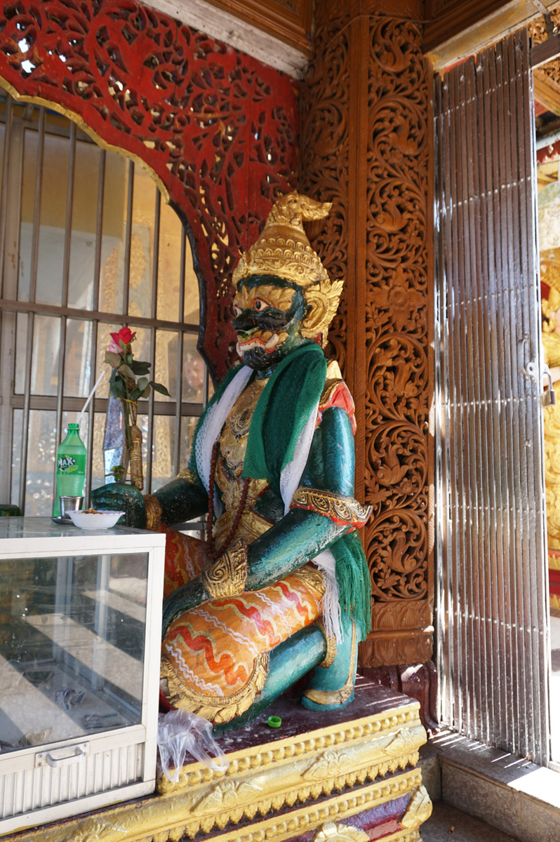 Yele Paya island pagoda
