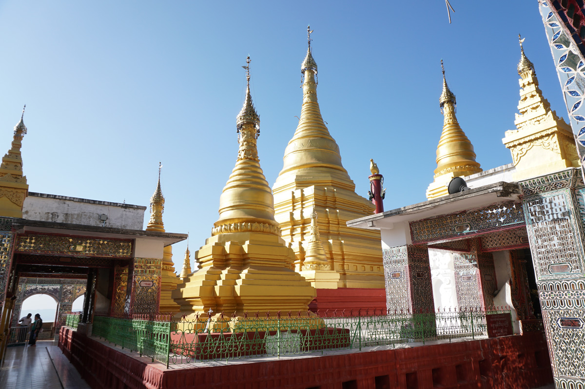 Mandalay Hill, Summit stupas