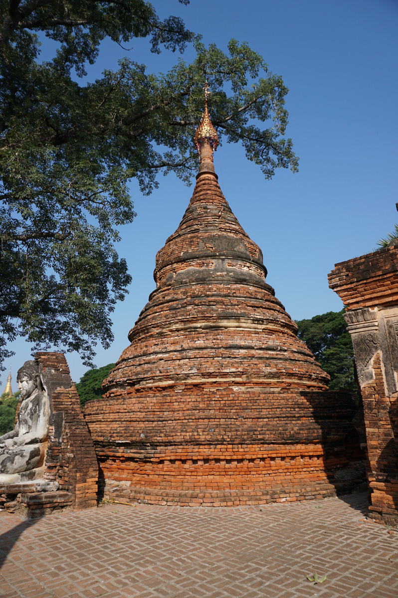 Ava, Yadana Hsemee pagoda complex