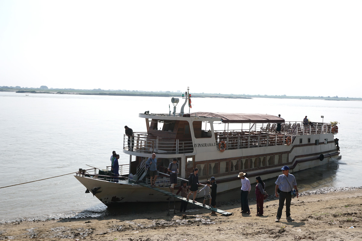 Irawaddy Cruise, A shore stop at a farming village