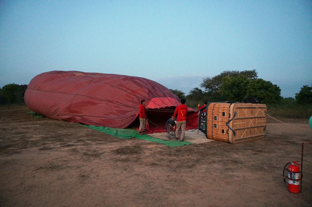 Balloons Over Bagan, Using a fan for initial inflation...