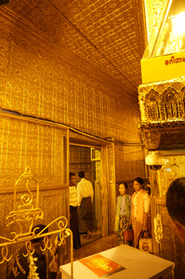 Botahtaung Pagoda, Myanmar 2017