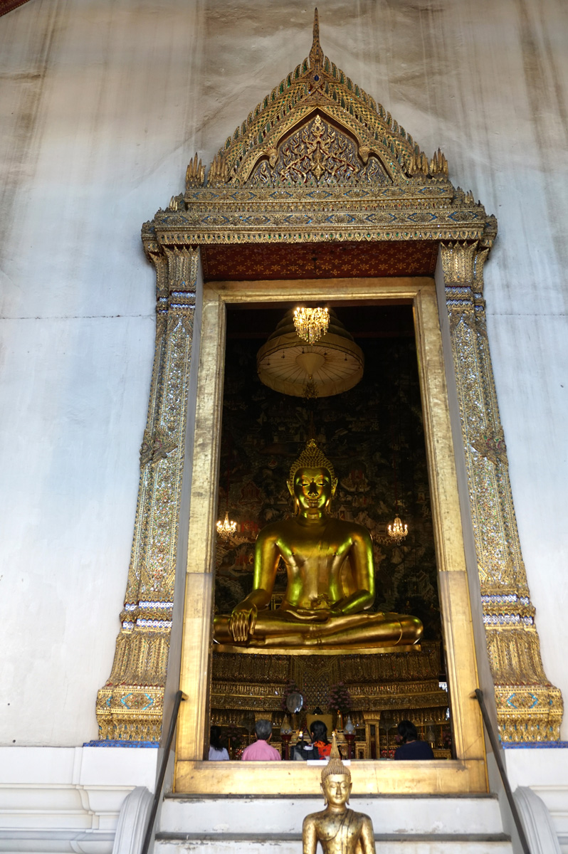 Around Bangkok, Wat Suthattehwaram