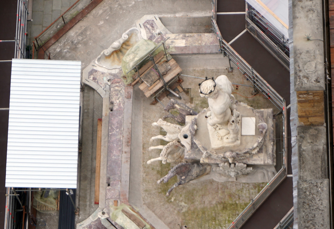 Piazza della Signoria, View down onto Neptune