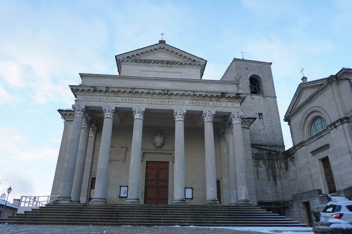 San Marino: Public Palace, San Marino church
