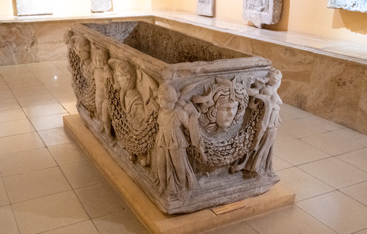 Izmir History and Arts Museum, Roman era sarcophagus