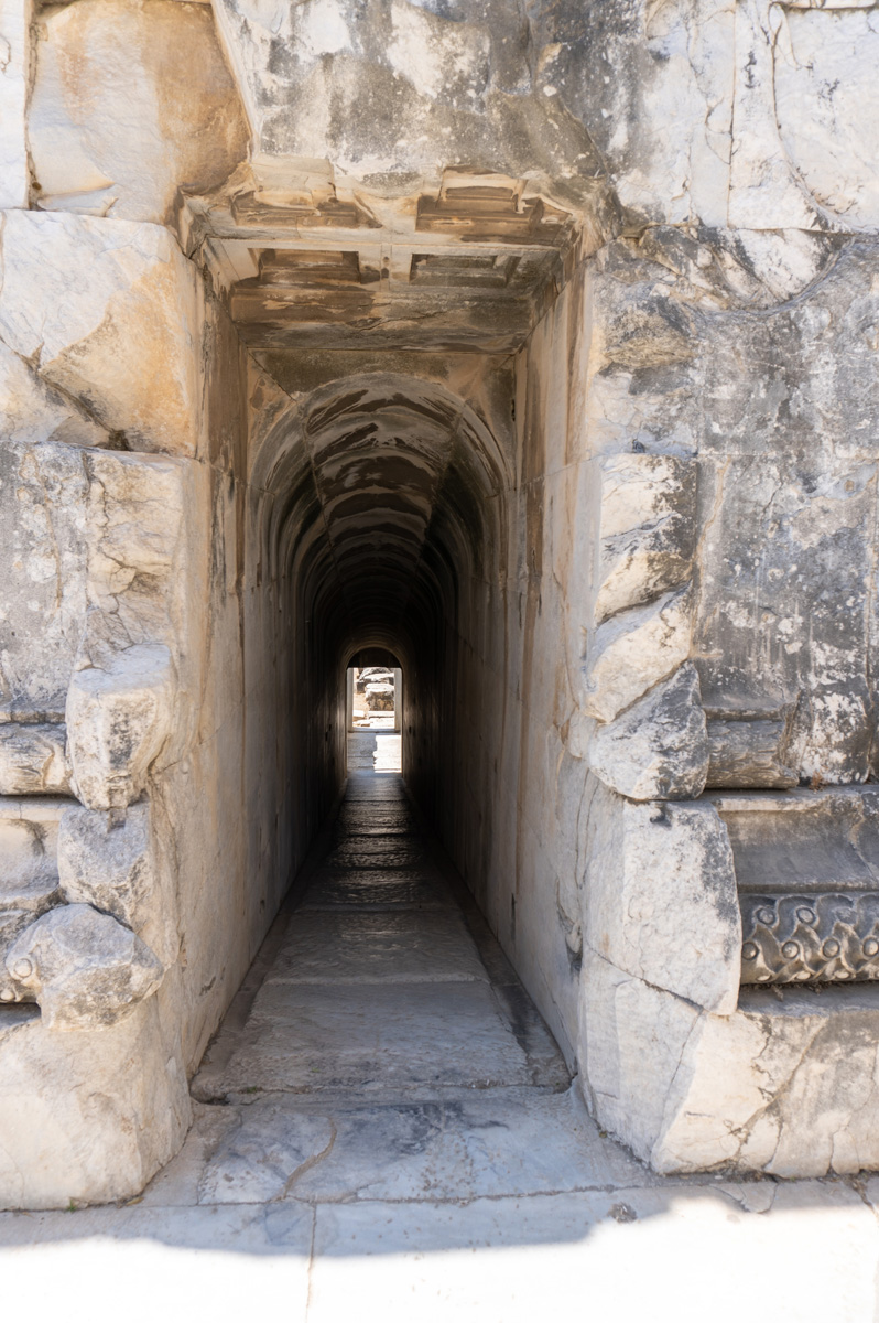 Temple of Apollo at Didyma, Tunnel into Inner Sanctuary