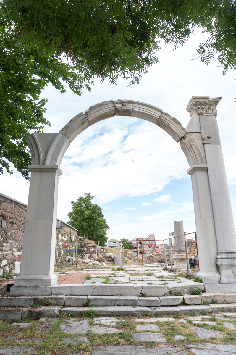 Smyrna Agora, Rebuilt Arch