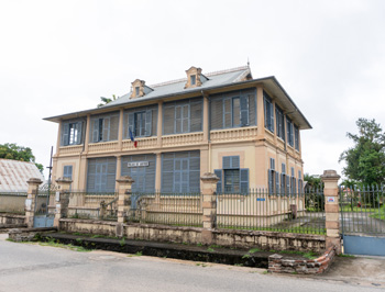 Distinctly grim Palais de Justice, Saint Laurent du Maroni, French Guiana++, December 2022