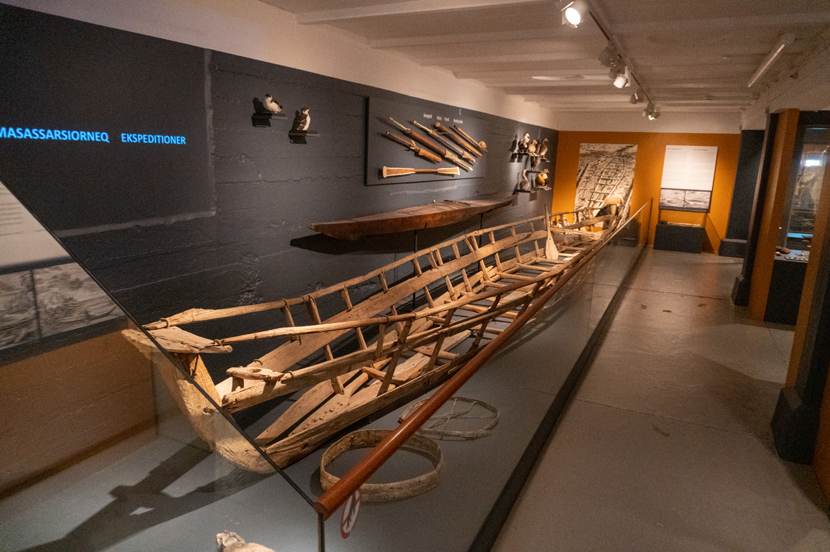 Around Nuuk, Umiaq frame from the late 15th c (!!) Used for travel and whaling.   Driftwood frame covered with sealskin.