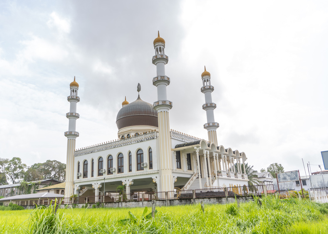 Paramaribo, Mosque Keizerstraat (1984) A Mosque of the Lahore Ahmadiyya Movement.