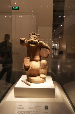 Charming Pottery Storyteller (1st-3rd c AD), Beijing: National Museum - Ancient treasures, East China 2023