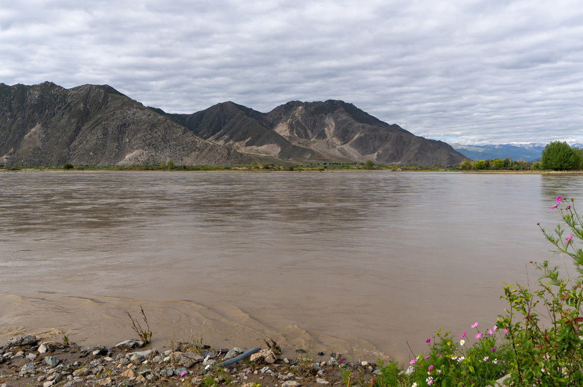 Lhasa to Gyantse, The mighty Yarlung Tsangpo (Brahmaputra) River