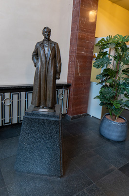 A guest lurks in the lobby Felix Dzerzhinsky himself, Berlin: Stasi HQ Museum, Germany, November 2023