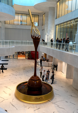 Chocolate Fountain Artwork, Lindt Home of chocolate, Zurich, November 2023