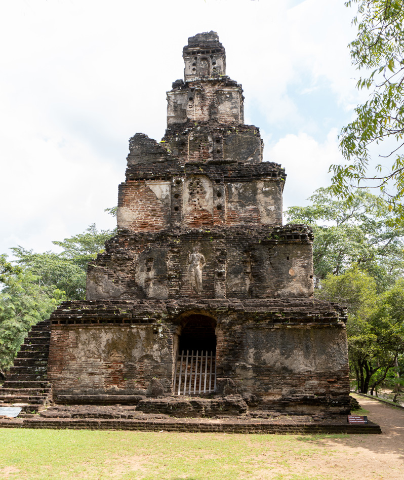 Polonnaruwa Quadrangle, Odd-shaped Satmahal Prasada