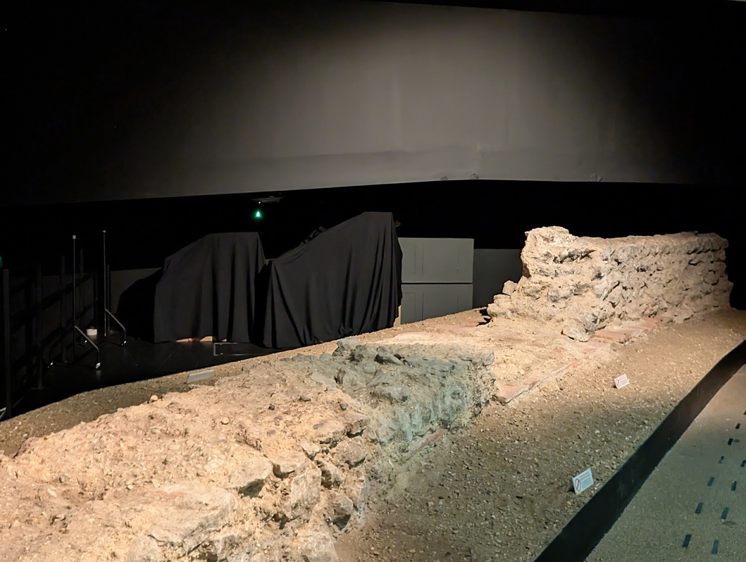 London: Roman Londinium, Foundations of Roman Amphitheatre